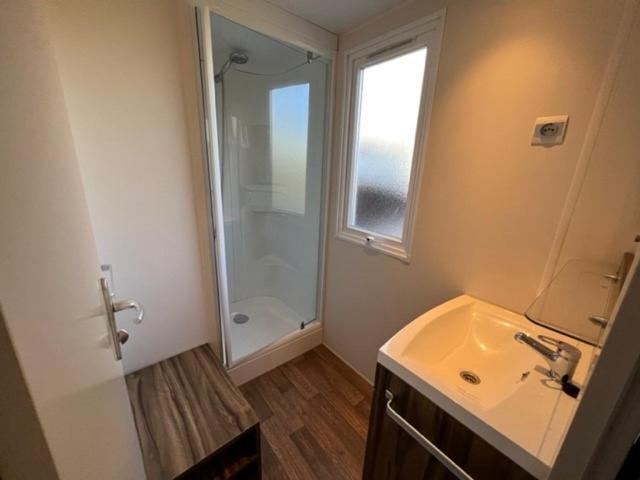 Chalet Kajuit 418 Op 5 Sterren Camping Bergumermeer 호텔 Suameer 외부 사진